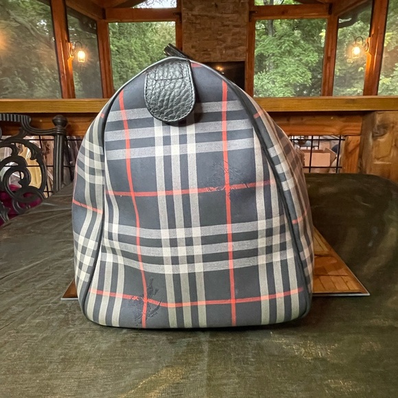 RARE Burberrys Navy Haymarket Plaid Duffle with lock and keys and a luggage tag - Picture 4 of 13
